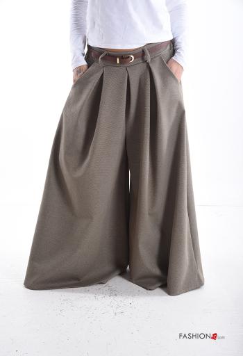 Calças wide leg com cinto com bolsos com elástico