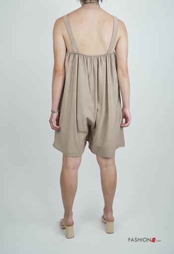Jumpsuit al ginocchio senza maniche scollato sulla schiena - ph 2