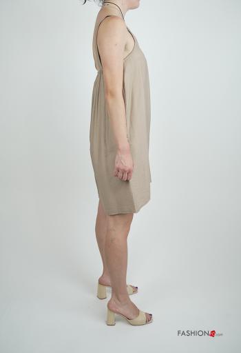 Jumpsuit al ginocchio senza maniche scollato sulla schiena - ph 3