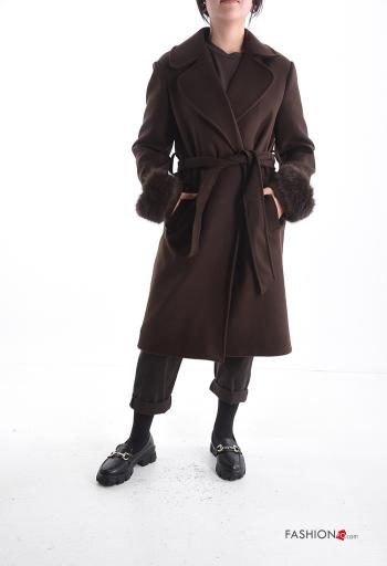 Casaco pelo sintético manga comprida com cinto com forro