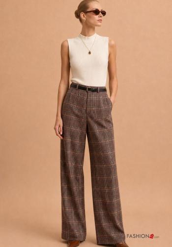 Pantalone con tasche