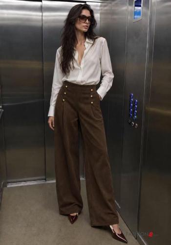 Pantalone con tasche - ph 1