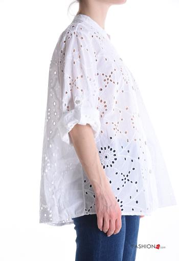 Camicia in Cotone maniche corte Fantasia ricamata con bottoni in pizzo sangallo - ph 3