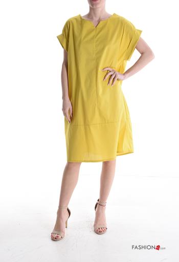 Vestido em Algodão manga curta pelo joelho com bolsos