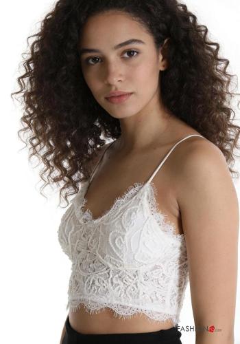 Top renda sem mangas curto gola V com copas com elástico